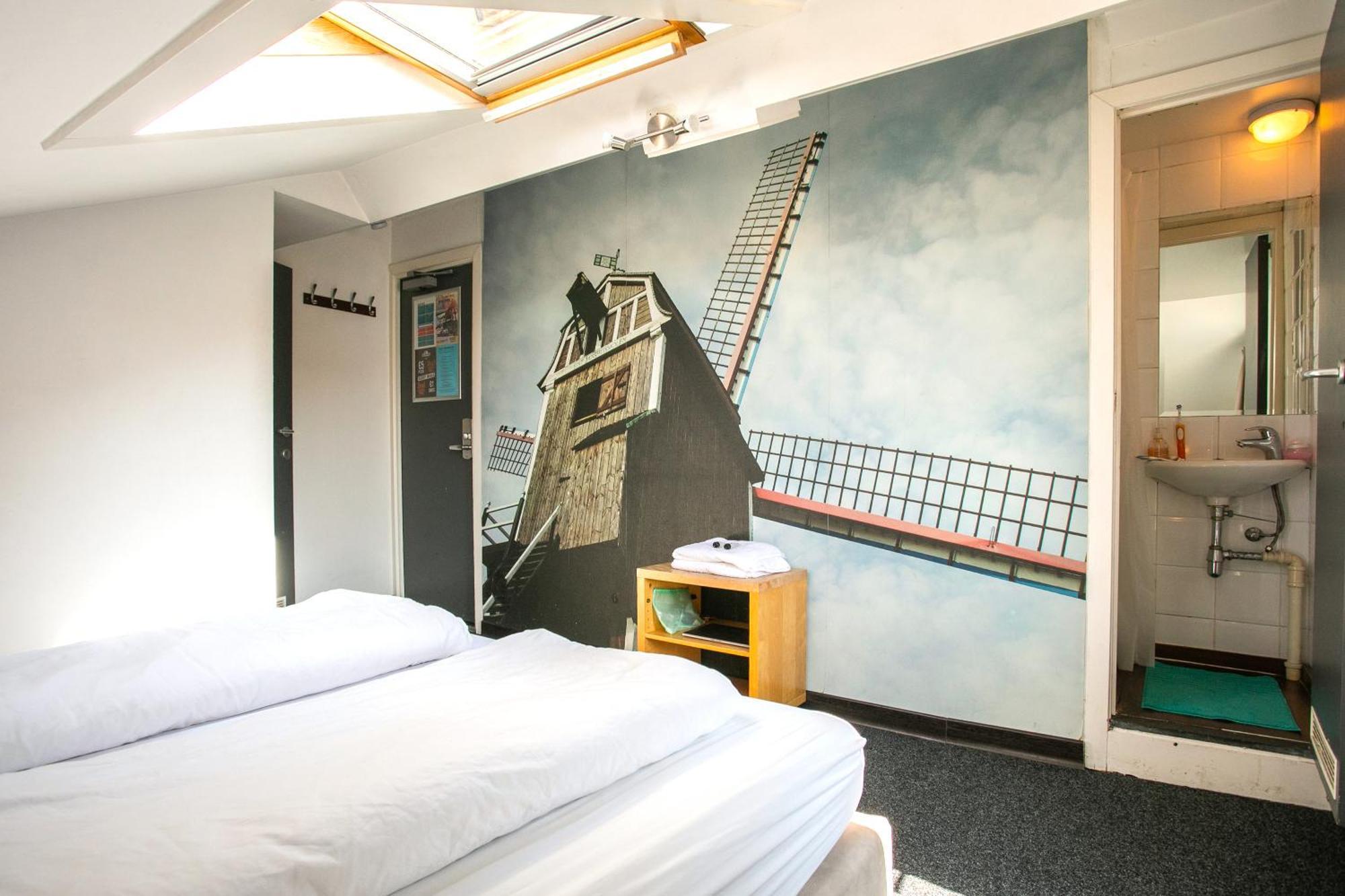 St Christopher'S Inn Hostel At The Bauhaus Bruges Room photo